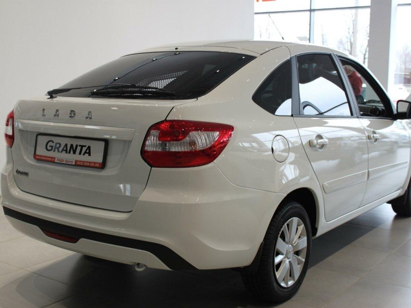 Лада Гранта лифтбек Люкс 2022