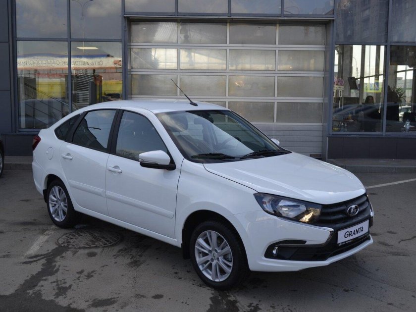 Лада Гранта лифт бэк 2022