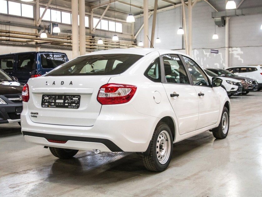Лада Гранта лифт бэк 2022