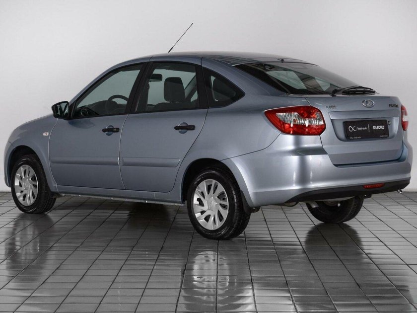 Лада Гранта лифтбек 2017 года