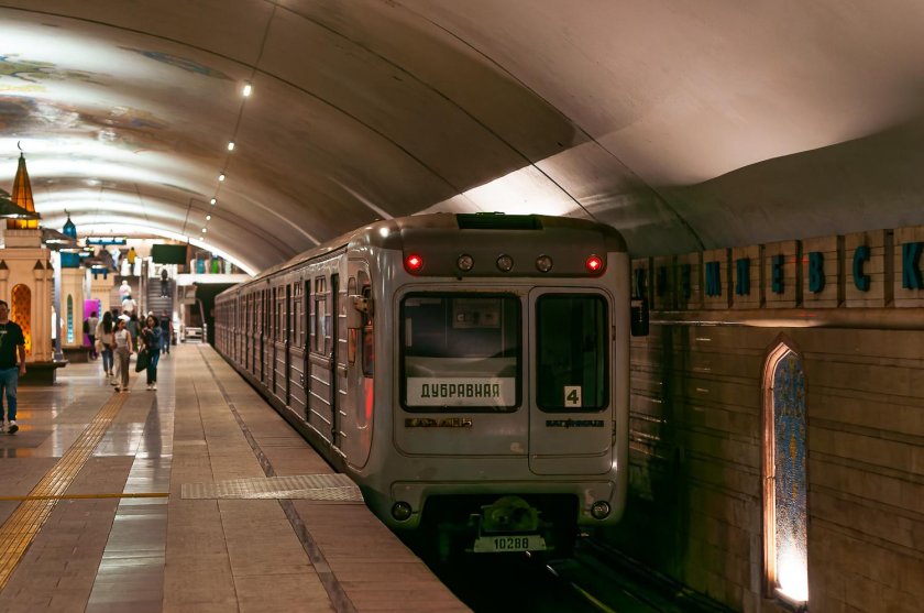 Трамвай в метро