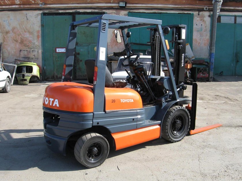 Вилочный погрузчик Тойота 5 тонн