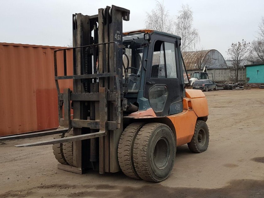 Вилочный погрузчик Тойота 5