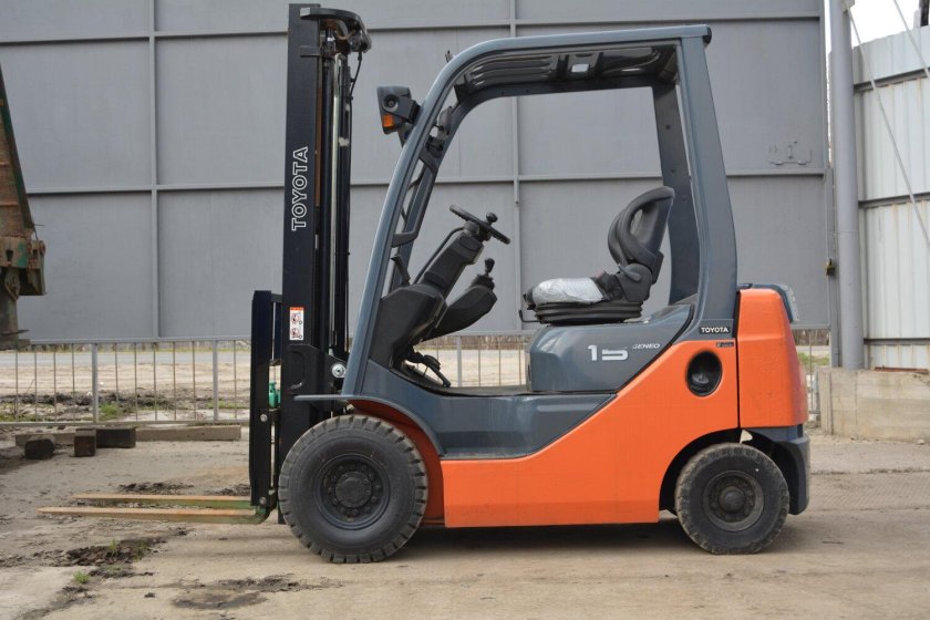 Тойота 8 fd30 ( вилочный погрузчик