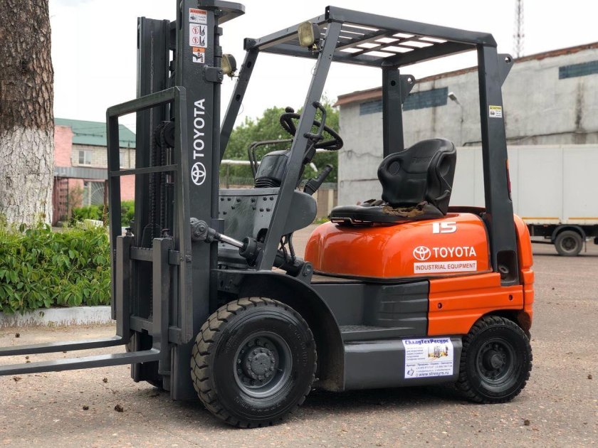 Вилочный погрузчик Toyota 6fd15