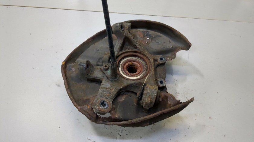 Кулак поворотный задний