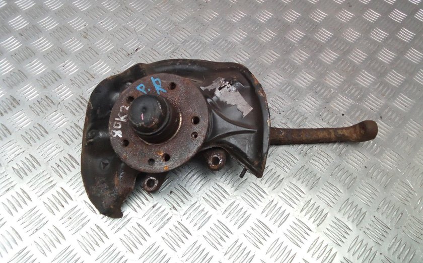 Ступица передняя правая