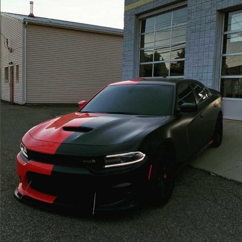 Двухцветная машина