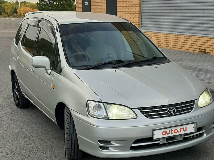 Toyota Spacio 1999