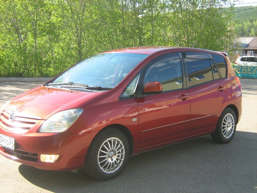 Toyota Corolla Spacio 2003