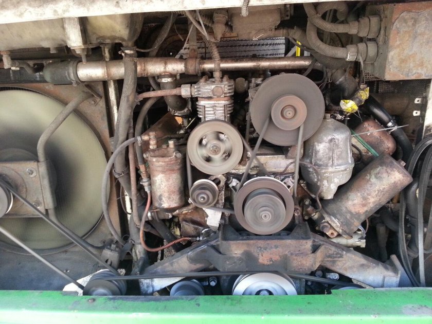 Лиаз 5256 моторный отсек