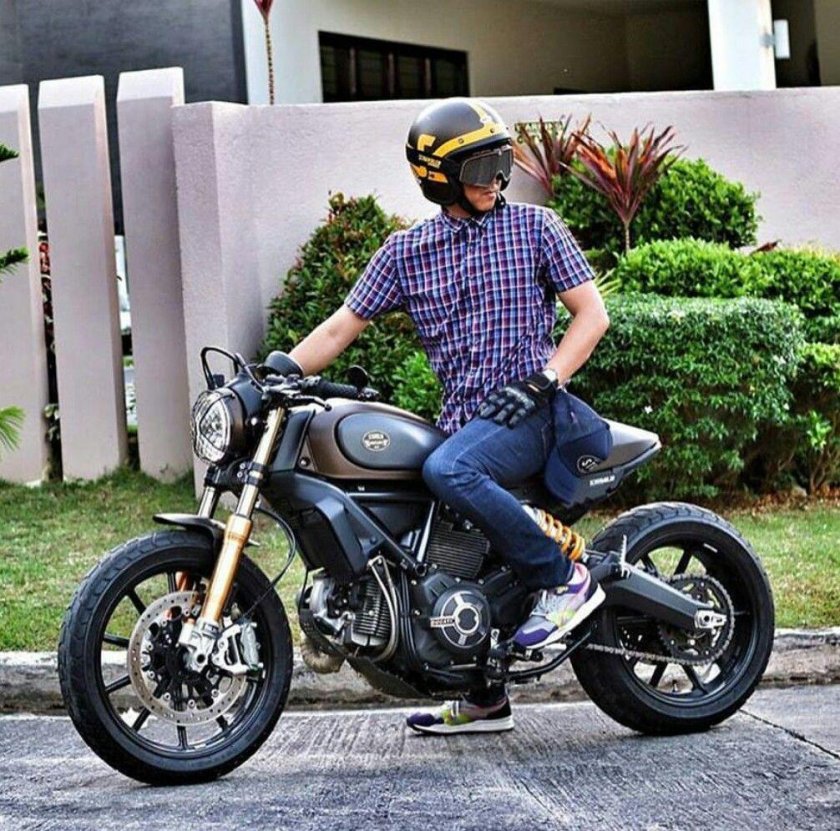 Ducati Scrambler Cafe