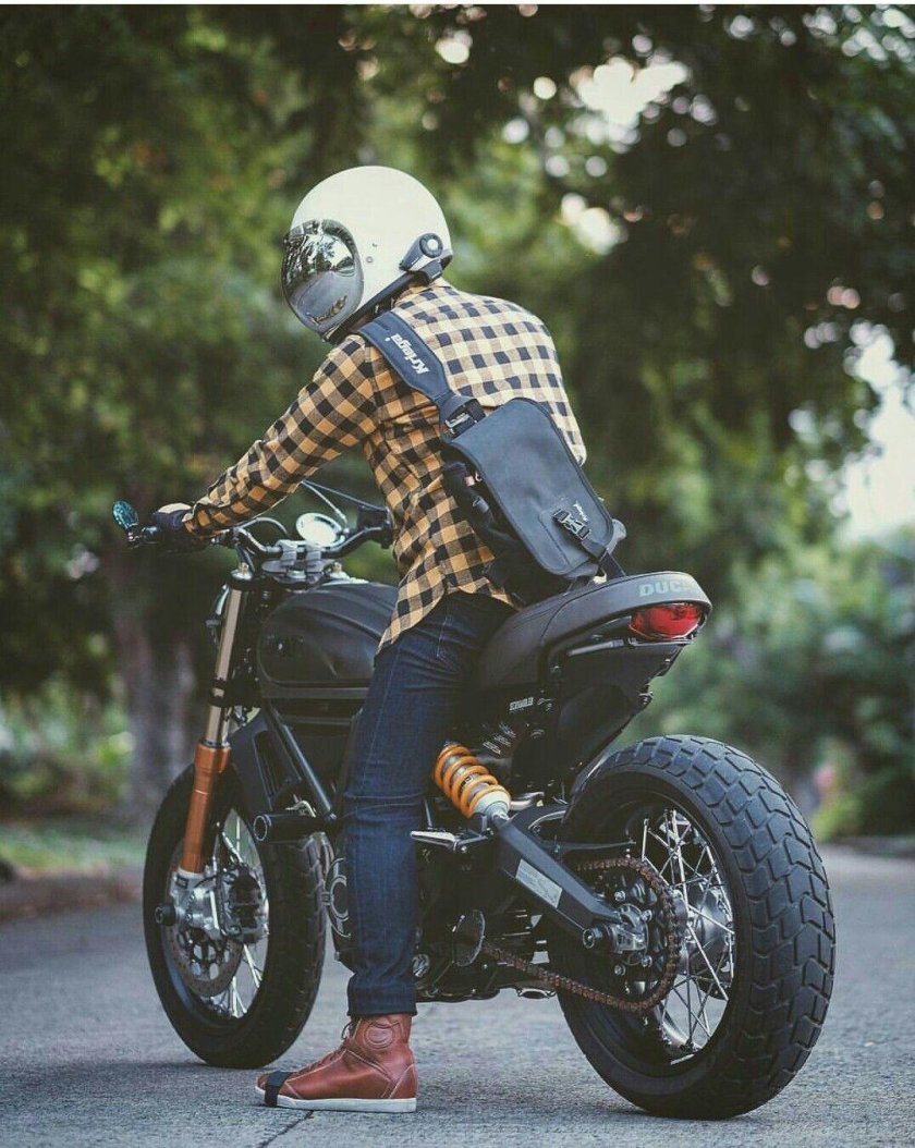 Мотошлем скремблер