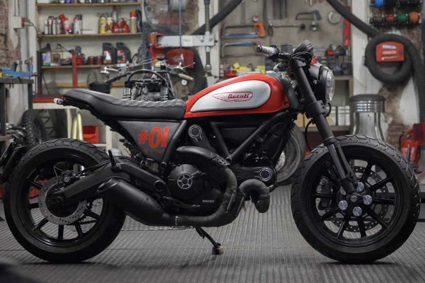 Ducati Scrambler sixty2