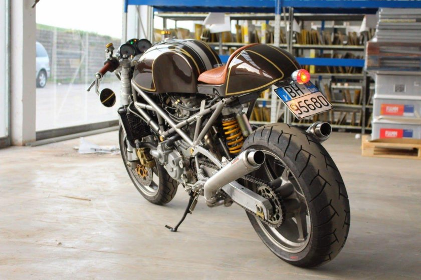 Ducati Monster 400 Cafe Racer