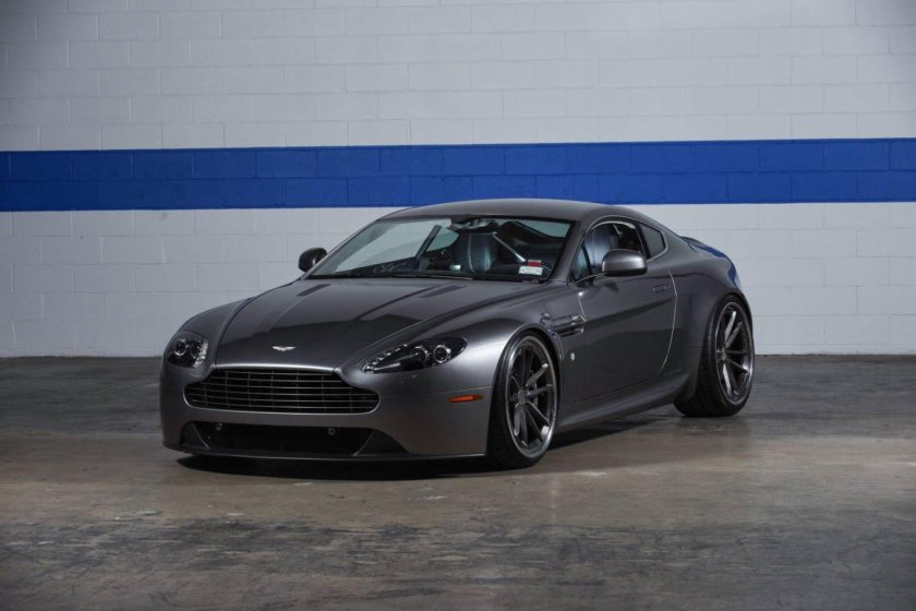 Aston Martin v12 Vantage v600