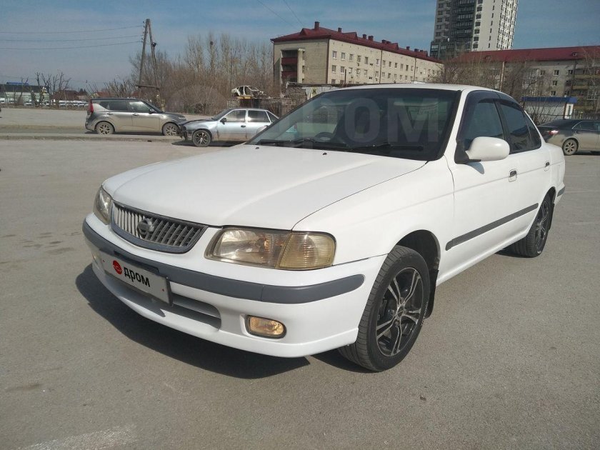Nissan sunny 2000