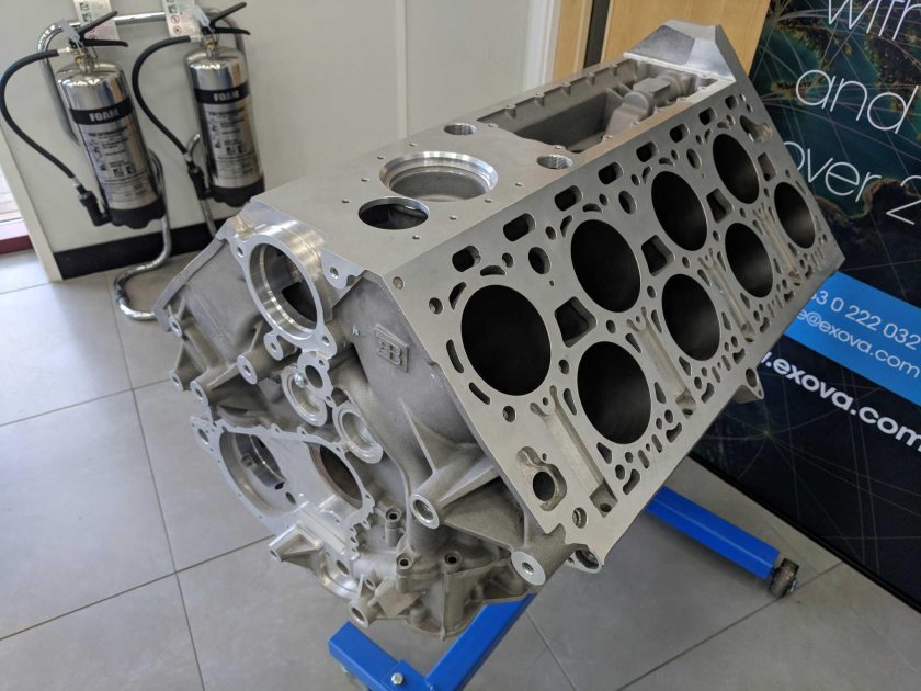 W16 двигатель Bugatti