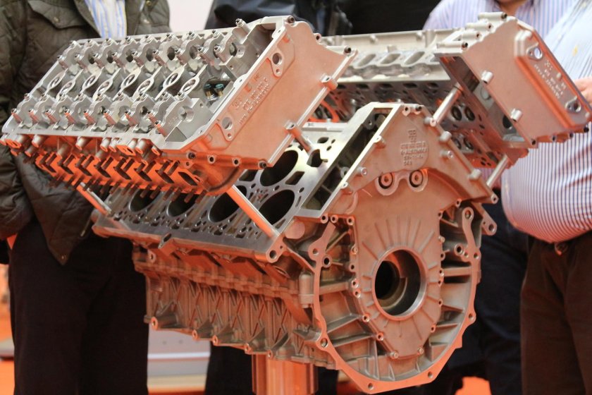 Мотор Бугатти Вейрон w16