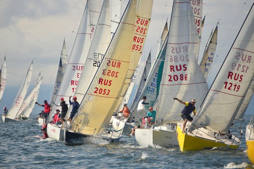 Соревнование по парусному спорту