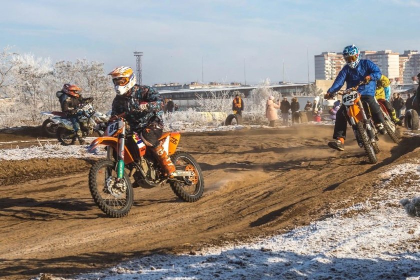 Дети в мотокроссе