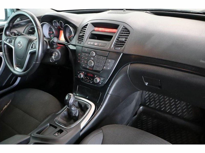 Опель инсигния 2011 1.8 механика