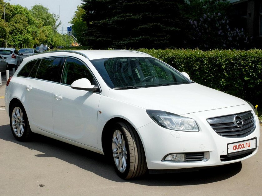 Опель инсигния универсал