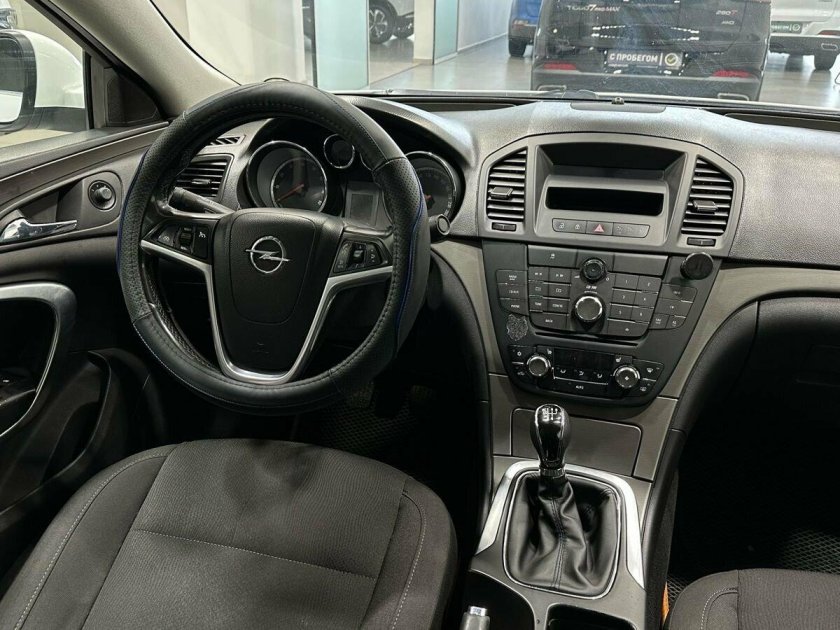 Опель инсигния 2011 1.8 механика