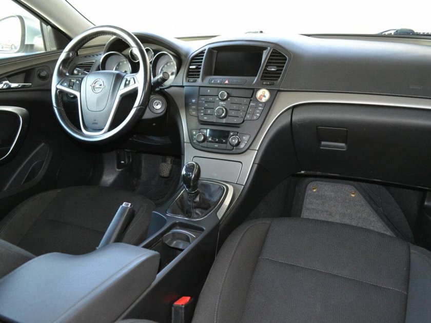 Опель Инсигния 2011