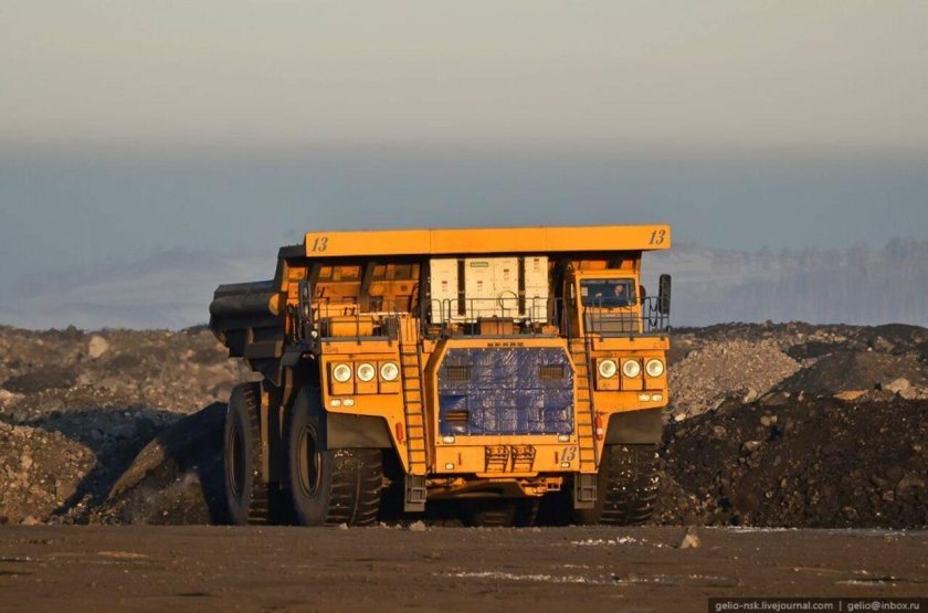 БЕЛАЗ-75710 самосвал