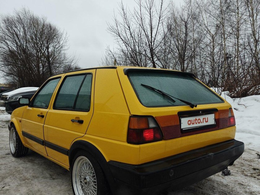 Фольксваген гольф 2 желтый