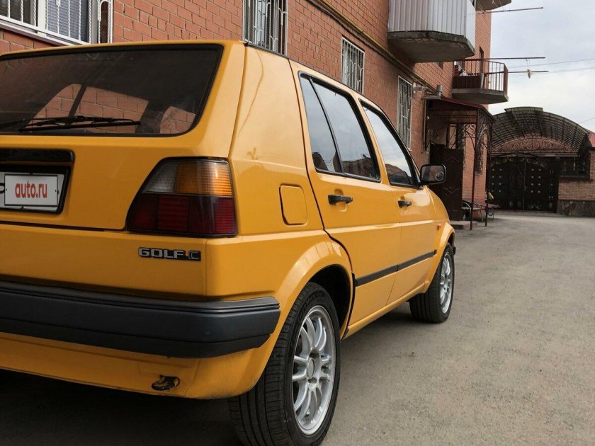 Фольксваген гольф 2 желтый