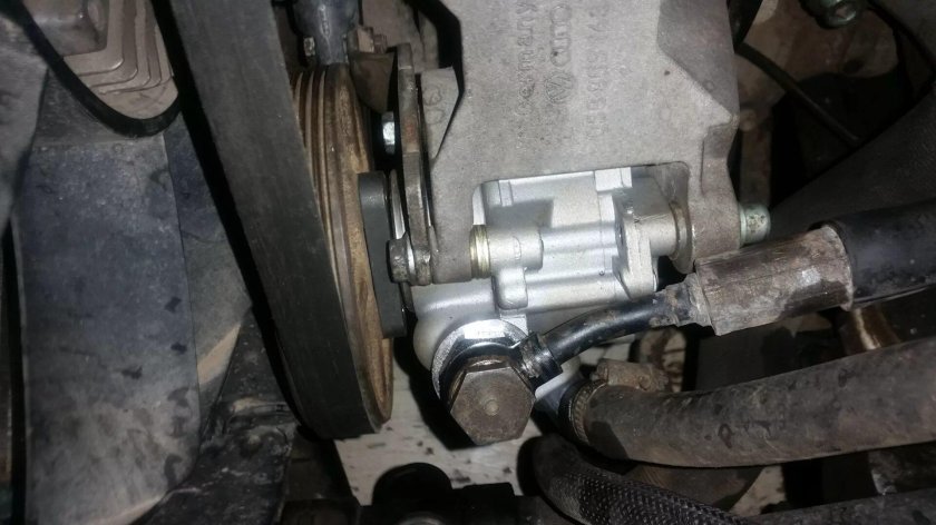 Нива Шевроле 2004 ГУР