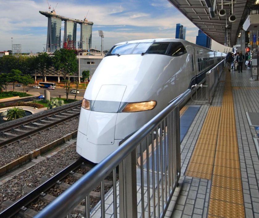 Скоростной поезд в японии