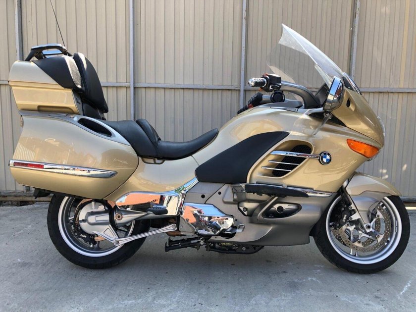 Мотоцикл БМВ круизер