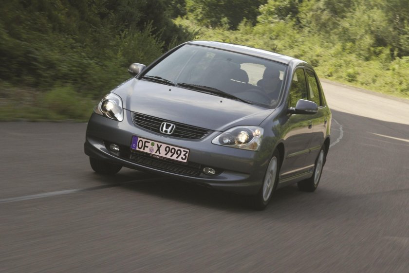 Honda Civic 2005 хэтчбек