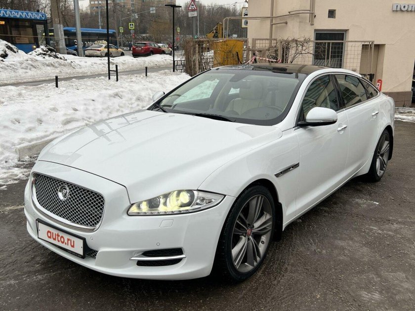 Jaguar xj 2010 белый