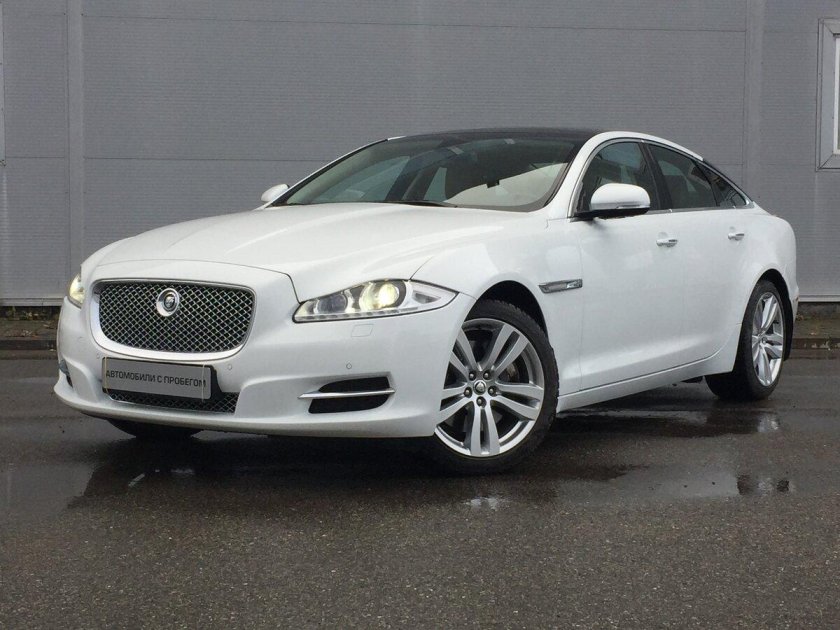 Jaguar XJ 2012 белый