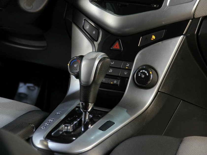 Шевроле Круз 1.6 автомат