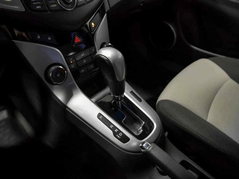 Chevrolet cruze 2013 1.8 автомат