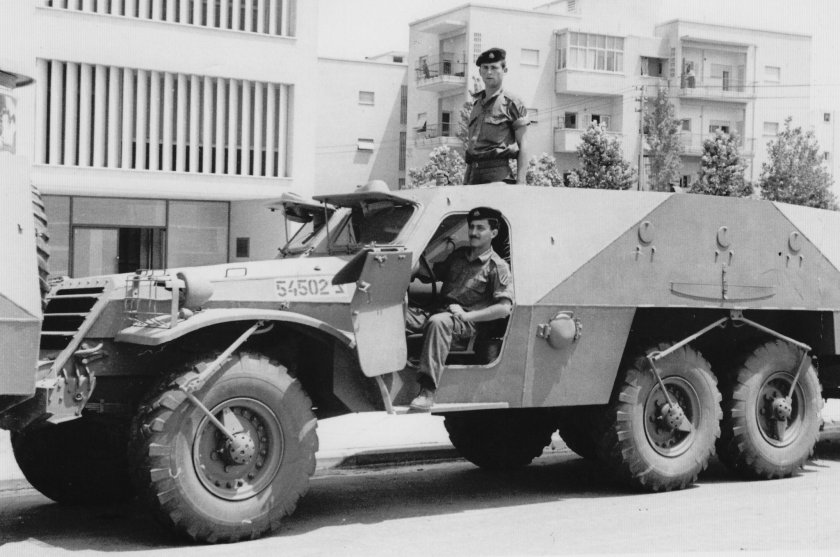 БТР-152 бронетранспортёр