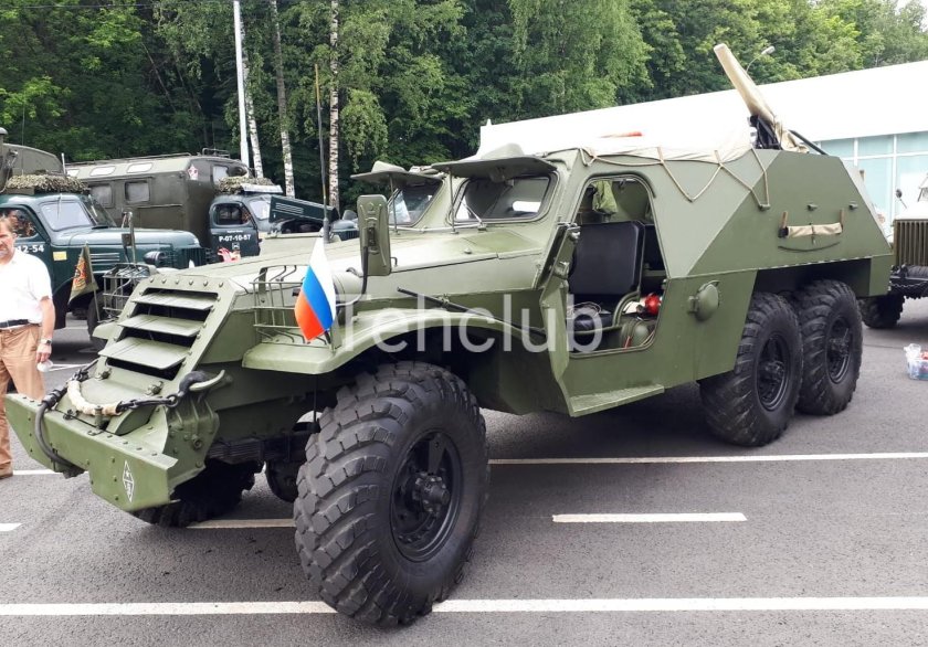 БТР-152 бронетранспортёр