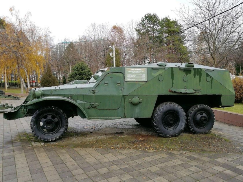 БТР-152 бронетранспортёр