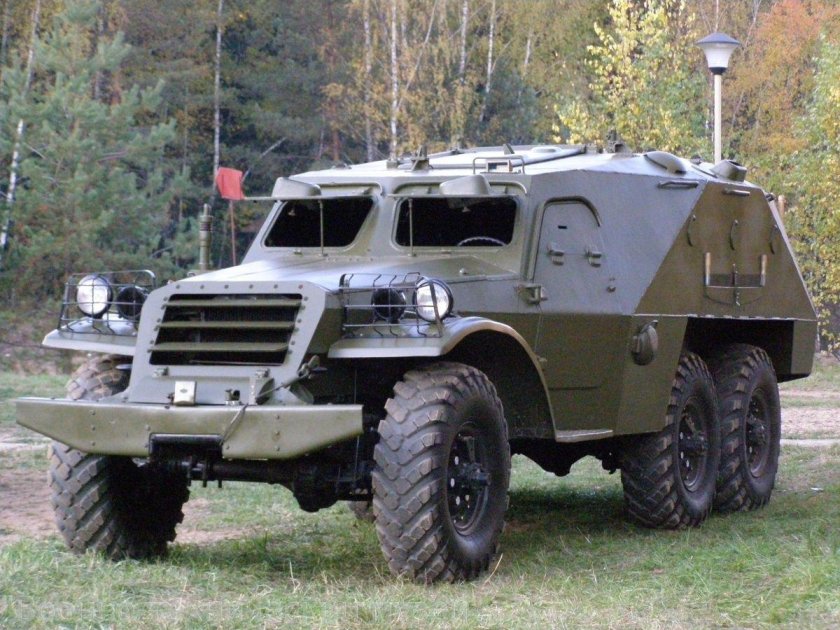 БТР-152 бронетранспортёр