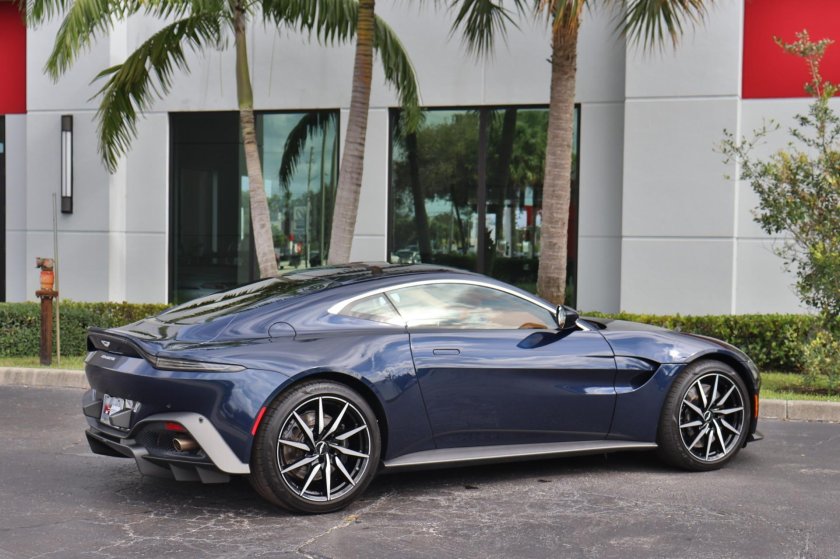 Aston martin vantage