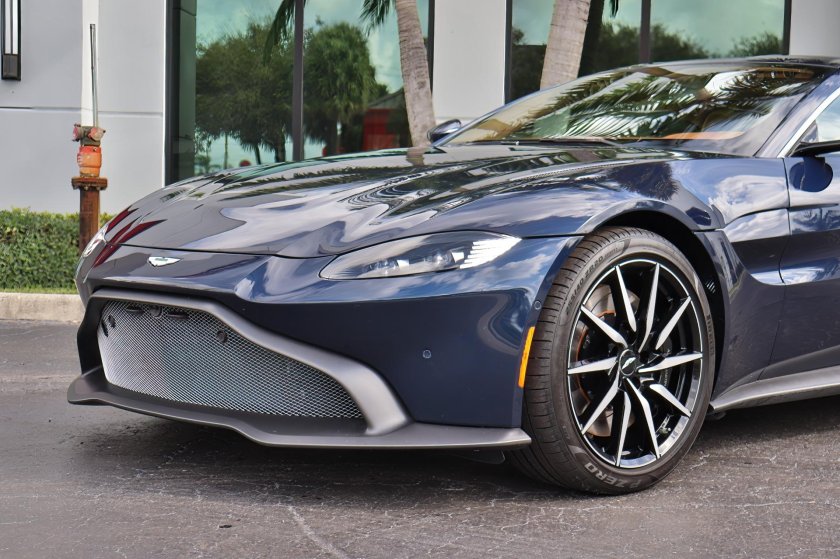 Aston martin vantage