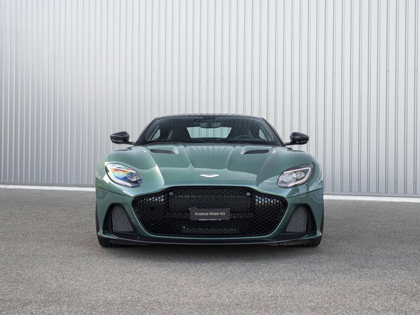 Новый Астон Мартин