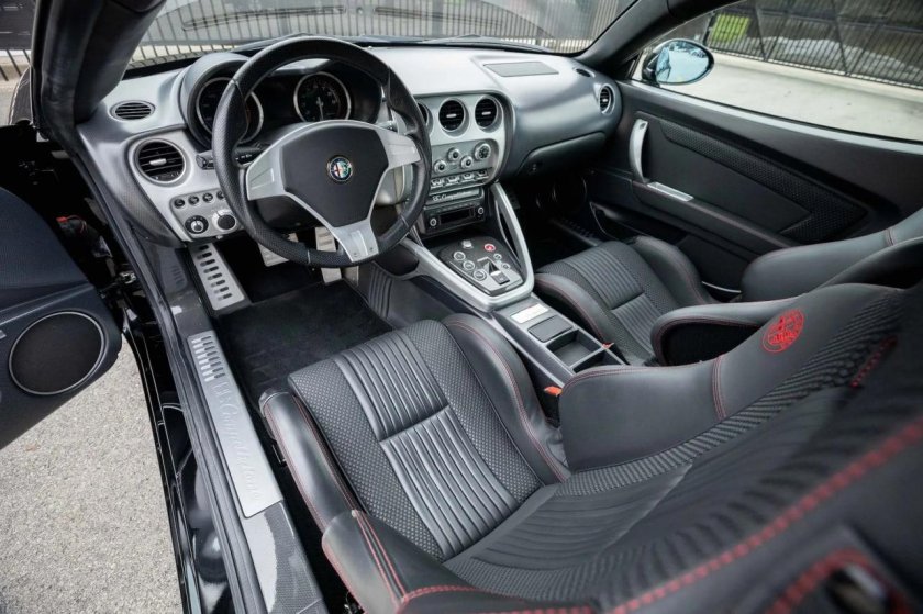 Alfa romeo 8c салон