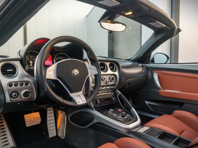 Alfa romeo 8c салон