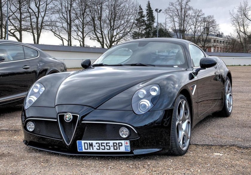 Alfa Romeo 8c Black